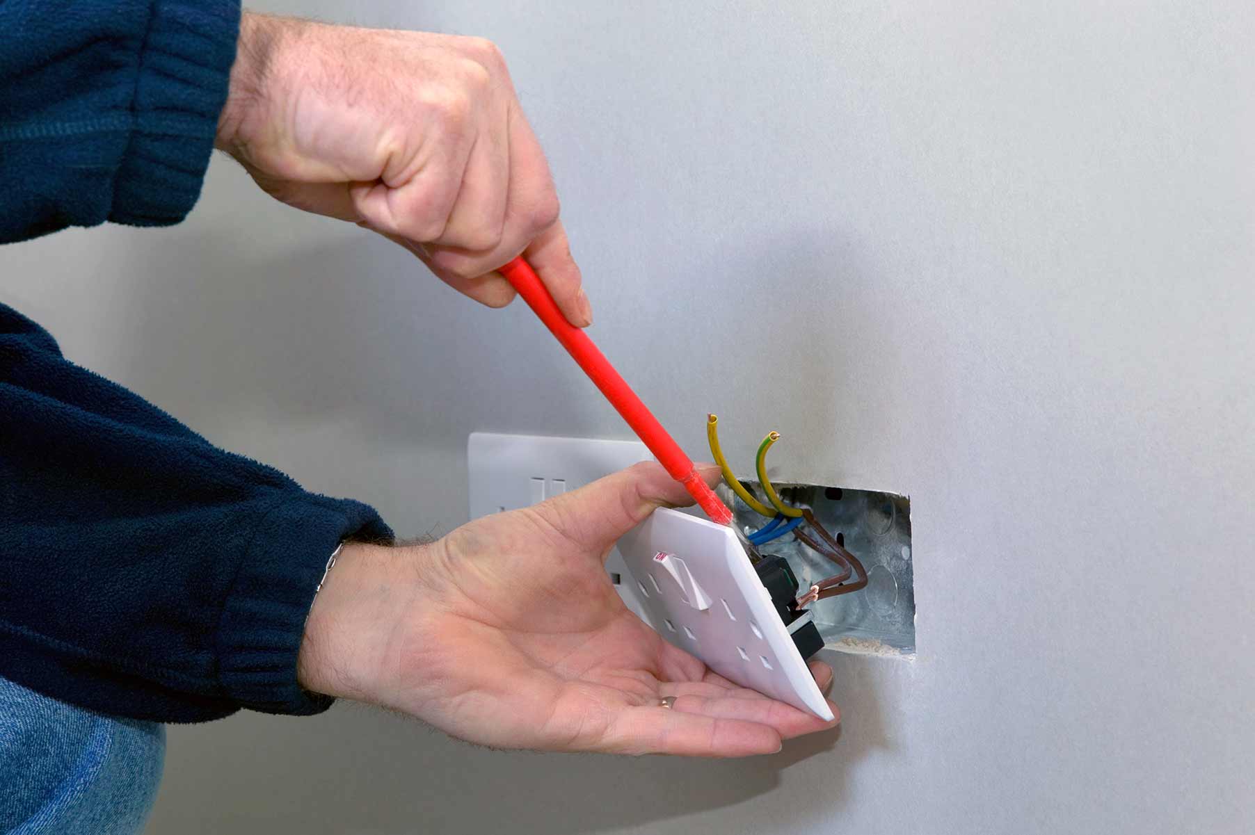 Our electricians can install plug sockets for domestic and commercial proeprties in Houghton Le Spring and the local area. 